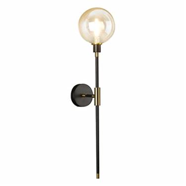 Imagem de Arandela de parede Modo Lighting com 1 lâmpada, dourada e preta, estilo moderno, com cúpula de vidro em formato de globo e braço longo, ideal para quarto e corredor (cúpula âmbar).