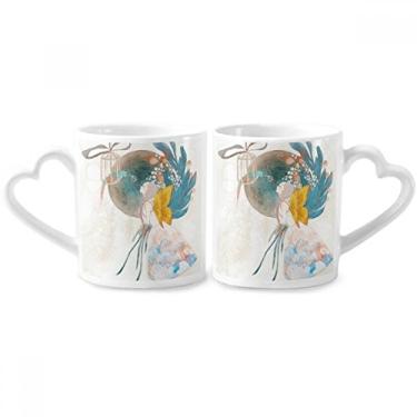 Imagem de Conjunto de canecas de porcelana de casal com ilustração de estilo clássico chinês asa de cerâmica com alça de coração