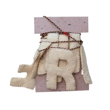 Imagem de Creative Co-Op Faixa decorativa de feltro para feliz aniversário, guirlanda natural, marfim