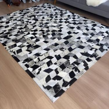 Imagem de Tapete De Couro Preto E Branco 200x250 Losangos
