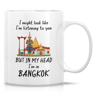 Imagem de Retreez Caneca de viagem engraçada – Caneca In My Head I'm in Bangkok – Caneca de café ou chá de cerâmica de 325 ml – Presente hilário para amantes de Bangkok, viajantes da Tailândia, Nomads digitais