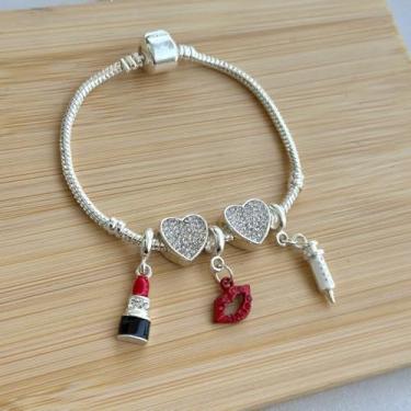 Imagem de Pulseira profissão com 5 berloques: preenchimento labial, boca vermelha, separador de brilhos e seringa - banhado a prata