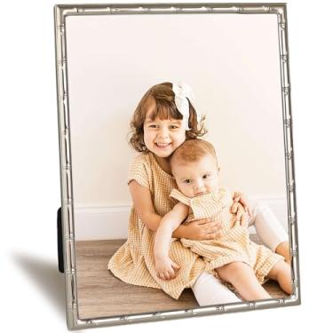 Imagem de ACHAVINM Porta-retrato de 20 x 25 cm com design elegante de bambu de metal, molduras de 20 x 25 cm com vidro real HD, tela versátil para montagem em mesa ou parede, ótima para decoração de casa e