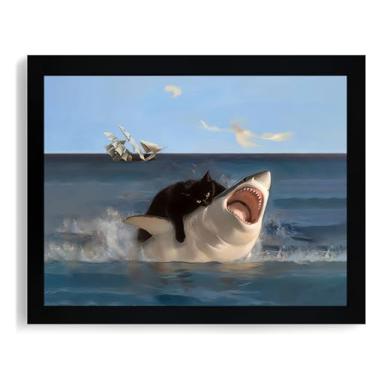 Imagem de ICHZUMW Arte de parede em tela engraçada de gato preto mordendo tubarão emoldurado, imagem de retrato peculiar de equitação de gato, decoração de parede com pintura animal peculiar, humorística, única