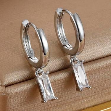 Imagem de Brincos de argola banhados a ouro para mulheres com zircônia cúbica pequenos delicados e leves brincos pendentes, standard, Cobre, Sem pedra preciosa