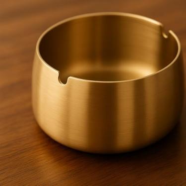 Imagem de Cinzeiro Dourado de Metal Moderno Luxo - Decorativo para Mesa, Casa, Bar e Ambientes Sofisticados - Elegante e Durável com Acabamento Premium (Dourado-escuro)