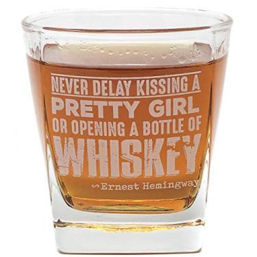 Imagem de Copo de coquetel de uísque com citação de Ernest Hemingway, copos de bourbon exclusivos divertido e ideal para pais ou avô, com fundo grosso duplo antiquado - 293 g