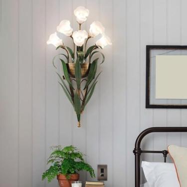 Imagem de Aplique de parede vintage em formato de flor com cúpula de vidro fosco branco, elegante luminária de parede para cabeceira, estilo nórdico antigo, ideal para sala de estar, hall de entrada,