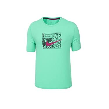 Imagem de Camiseta Nike Dri-FIT Miler D.Y.E. Masculina com swoosh com detalhes gráficos Cor:Verde;Tamanho: G