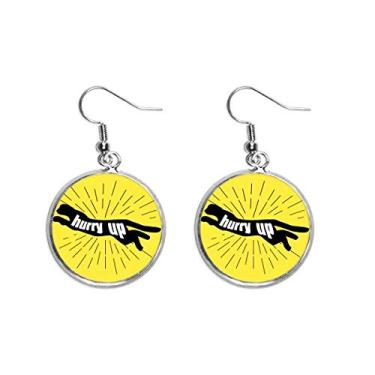 Imagem de Brinco de prata com silhueta de Pantera de animal preto com pingente de orelha natural