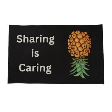 Imagem de SLG Collection Capacho de abacaxi de cabeça para baixo – Sharing is Caring Tapete de veludo de cristal de 7 x 4 cm – Tapete de abacaxi de cabeça para baixo, para casa, resorts ou eventos