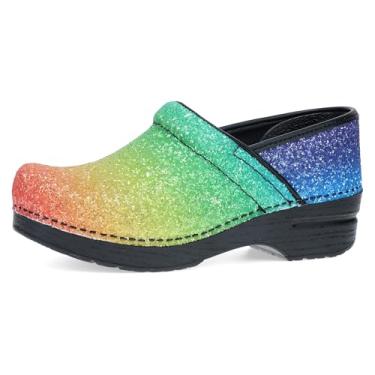 Imagem de Dansko Tamancos femininos sem cadarço profissionais com glitter – sola basculante e suporte de arco para conforto – cabedal brilhante e elegante com glitter, Arco-íris, 11.5-12