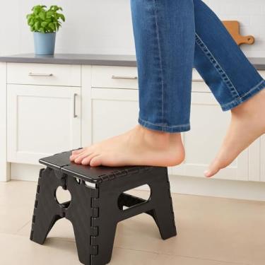 Imagem de Banqueta Dobrável Banquinho Portátil Resistente Reforçado Ideal para Crianças, Multiuso, Ideal para Quartos, Cozinha, Banheiro, Viagens, Uso no Geral