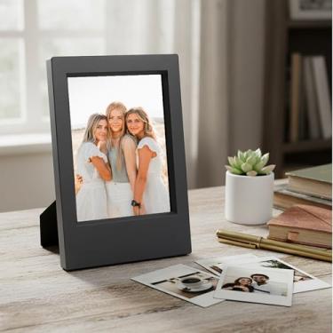 Imagem de Mini porta-retrato clássico em pé (preto) – Moldura compatível com Polaroid de 7,5 cm, elegante suporte para fotos coloridas para mesa