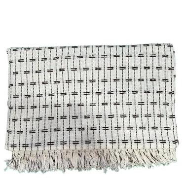 Imagem de Manta Para Sofá Tipo Capa Tijolinho 220 x 160 cm - Confortável e Estilosa 100% Algodão (Cru com Preto)