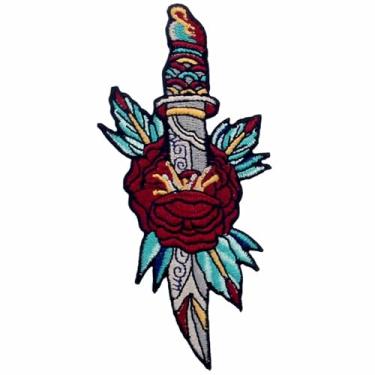 Imagem de Emblema bordado com aplique de flor e punhal de ferro na costura