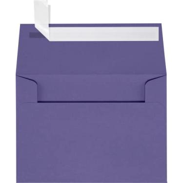 Imagem de Envelope de convite LUXPaper A1 em Wisteria de 80 libras para cartões de 3 1/2 x 4 7/8, envelopes impressos para convites, com descascar e prender, pacote com 50, tamanho da embalagem 3 5/8 x 5 1/8 (roxo)