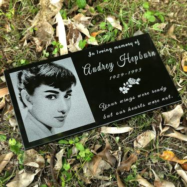 Imagem de AXEN Pedra memorial humana, pedra memorial personalizada, pedra de granito preta com imagem, tamanho 30 x 15 cm