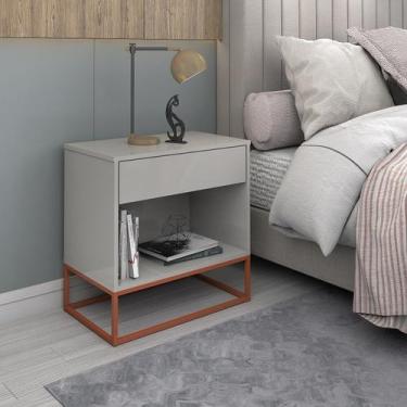 Imagem de Mesa Cabeceira Malta Off White para Cama Casal com Pés de Ferro Estilo