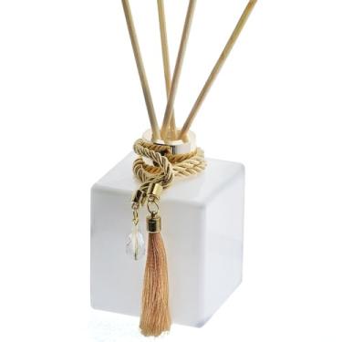 Imagem de Kit 1 Frasco Difusor Aromatizador 250ml Vidro Cubo Luxo Banheiro Lavabo(Branco/Dourado)