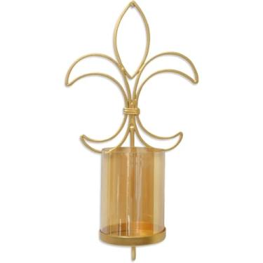 Imagem de Hosley Arandela de parede de metal dourado Fleur Dis Lis com suporte de vela de vidro 33,7 cm de altura, conjunto de 2. castiçais decorativos de ferro para decoração de casa