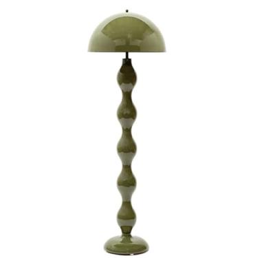 Imagem de Luminária de chão Um sofá simples para sala de estar ao lado uma luminária decorativa cor sólida para o quarto ou