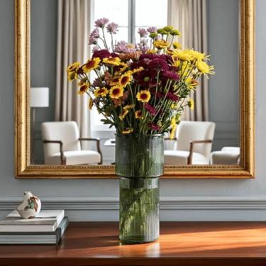 Imagem de Vaso Verde Oliva Grande Vidro Canelado 24 cm Elegante Arranjo de Flores