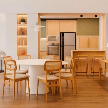 Imagem de Mesa De Jantar Cone Orgânica Tríon Redonda 160x164 Cm Laca Branca