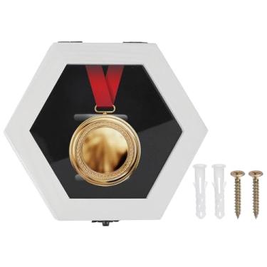 Imagem de PATIKIL Caixa de exibição de medalha, moldura de exibição de medalha de madeira, crachá hexagonal, cabide de parede, caixa de sombra, para maratona, crachá de polícia, moeda, corredores de prêmios