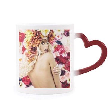 Imagem de Caneca feminina entusiasmada decorada com flores nuas, sensível ao calor, copo de grés que muda de cor vermelha