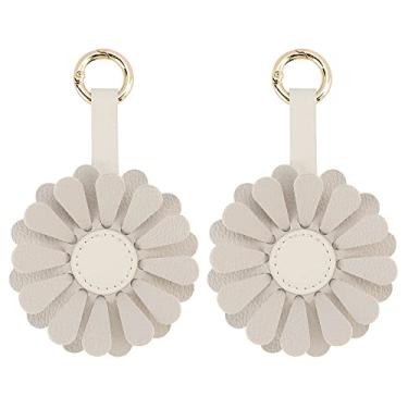 Imagem de URIZZD Chaveiro Air Tag para Apple Airtags, 2 pacotes de capas com etiqueta de ar de flor, capa de couro para AirTags para bolsa/carteira/animais de estimação/crianças/viagem (bege)