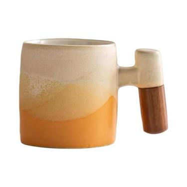 Imagem de Caneca De Café De Cerâmica Feita À Mão Com Cabo De Madeira Segura Para