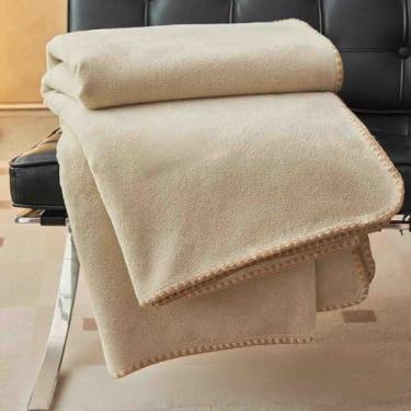 Imagem de Cobertor de lã pesado cobertor cobertor e mantas mulheres homens para cama sofá adulto longo duplo único engrossado outono inverno para aquecimento em escritórios salas de estar carros (bege, 150 x