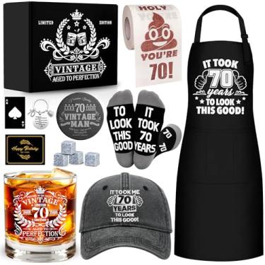 Imagem de Presentes de aniversário de 70 anos para homens, conjunto de copos de uísque, suprimentos de festa de 70 anos, com porta-copos de vidro de uísque de 325 ml, boné de beisebol de pedra, avental de meia