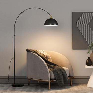 Imagem de Luminária de chão em arco dourada/preta, com base de mármore polido, altura ajustável, ideal para leitura em salas de estar e ambientes internos.