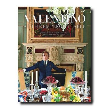 Imagem de Valentino: at The Emperor's Table - ASSOULINE