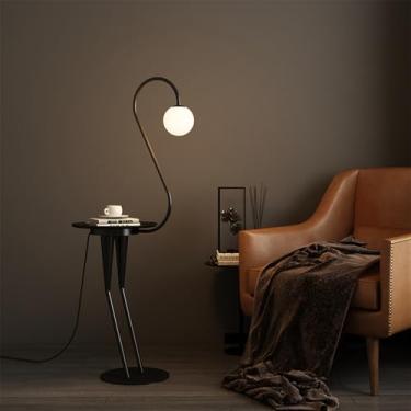 Imagem de Luminária de chão contemporânea de luxo, com design moderno e artístico, ideal para sala de estar, quarto, escritório, casa de campo, hotel ou residências. Possui LED, design retrô e criativ