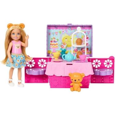 Imagem de Conjunto de Boneca Barbie Club Chelsea Festa do Chá Surpresa com Mais de 12 Acessórios Mattel