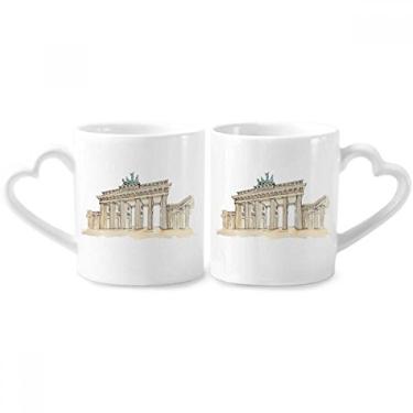 Imagem de Brandenburg Porta na Alemanha Oriental Conjunto de canecas de porcelana para casais, copo de cerâmica para amantes, alça de coração