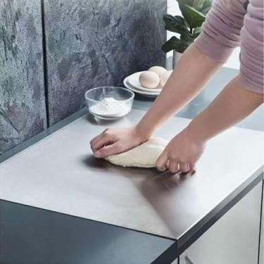 Imagem de JUSHUMAOYI Tábua de corte de aço inoxidável, 40 x 29 cm, design de borda de balcão de cozinha com tapete de silicone