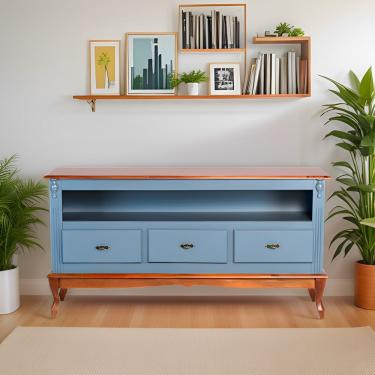 Imagem de Rack Para Sala 3 Gavetas E Nicho Pés Luis Xv - Azul Céu Laca Com Tampo E Base Imbuia Glazer