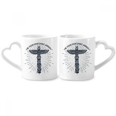 Imagem de Conjunto de canecas de porcelana para casal com estampa de coruja do antigo Egito e alça de coração