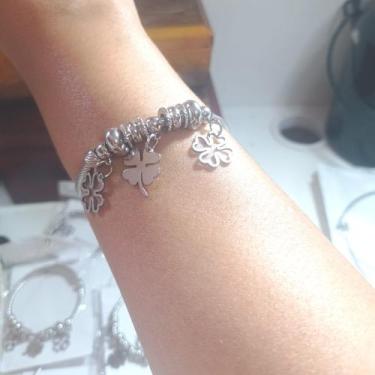 Imagem de Bracelete de aço inox ajustável com charms tipo Pandora trevo e árvore