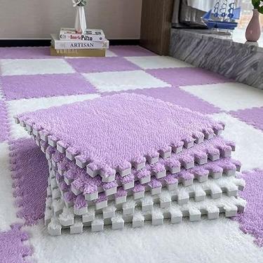 Imagem de Typutomi 12 peças de tapete de espuma de quebra-cabeça de pelúcia, macio, espesso, fofo, interligado, azulejos, tapetes de área para decoração de quarto de salão (30 x 30 x 1,4 cm, roxo e branco)