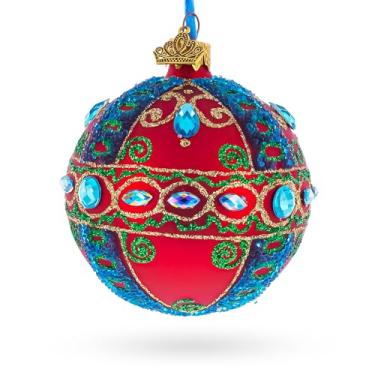 Imagem de Detalhes de pedra azul e redemoinhos dourados em bola de vidro vermelha, enfeite de Natal 8,5 cm