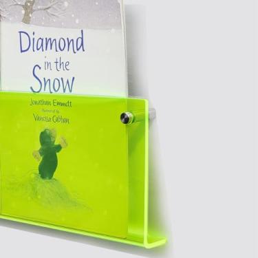 Imagem de Suporte de folheto de acrílico para revistas, 2 unidades, porta-discos de 61 cm, suporte de revistas, estante de livros para pendurar na moda, prateleira de armazenamento de literatura para sala de espera, sala de estar, escritório, verde 61 cm