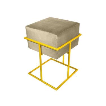 Imagem de Puff Decorativo Quadrado Base De Ferro Dourada Tecido Veludo Bege