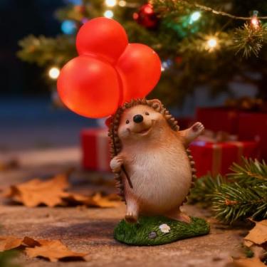Imagem de WHIMSYNOOK Ouriço de resina de 26,4 cm com balão de luz solar de LED para jardim, ideal para alpendre, gramado, quintal, inauguração de casa ou presentes de aniversário para mãe, família e amantes