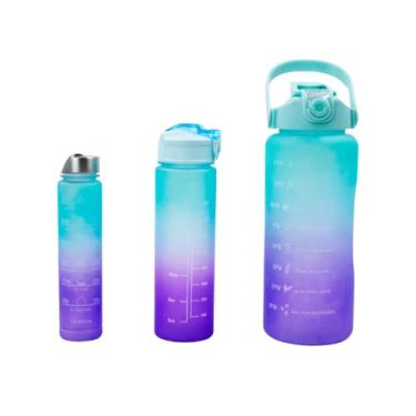 Imagem de Garrafa Squeeze Degrade 3D, Tampa Verde, Capacidades: 2L, 900ml, 300ml