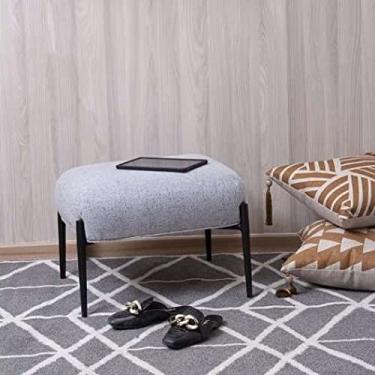 Imagem de Puff Decorativo Cinza com Pés Preto Fosco Cercatto